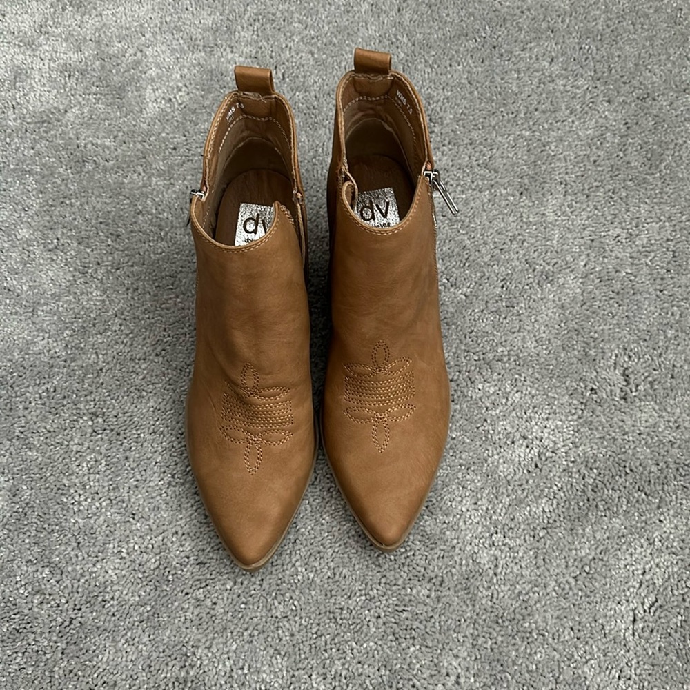 Ankle boot’s dolce vita size 7.5